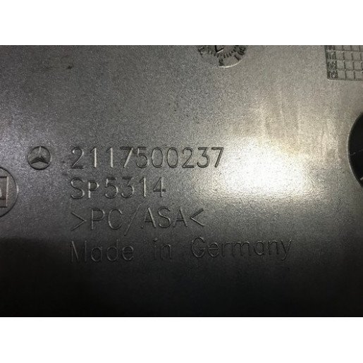 Накладка кришки багажника Mercedes-Benz E-Class W211 2002-2006 2117500237